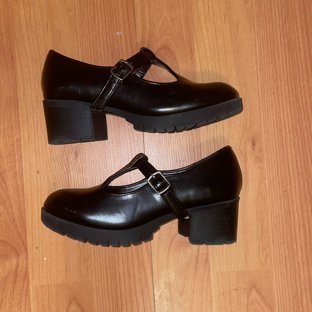 Dress shoes